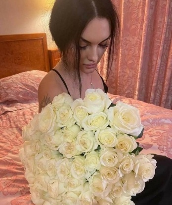 💋
Мои услуги разнообразны: феерический эротический массаж, страстные ласки, глубокий французский минет и многое другое. Ты можешь полностью расслабиться и наслаждаться моим безупречным телом, заставляющим сердце биться чаще. 👠
Я обожаю удовлетворять твои самые сокровенные фантазии и готова исполнять любые твои желания. Не забывай, что за каждое истинное удовольствие стоит владение артистическим искусством. Ты останешься в полном восторге от нашей встречи. 💫
Мои отзывы говорят сами за себя – мои клиенты возвращаются ко мне снова и снова. 👄 Посмотри мои фото и убедись, что я достойна твоего внимания. Я жду тебя, чтобы принести нашему свиданию океан эмоций и страсти. Живу в Москве, так что ближе, чем ты думаешь. 😉 Давай скорее встретимся и окунёмся в мир наслаждения! 🌟 Эля